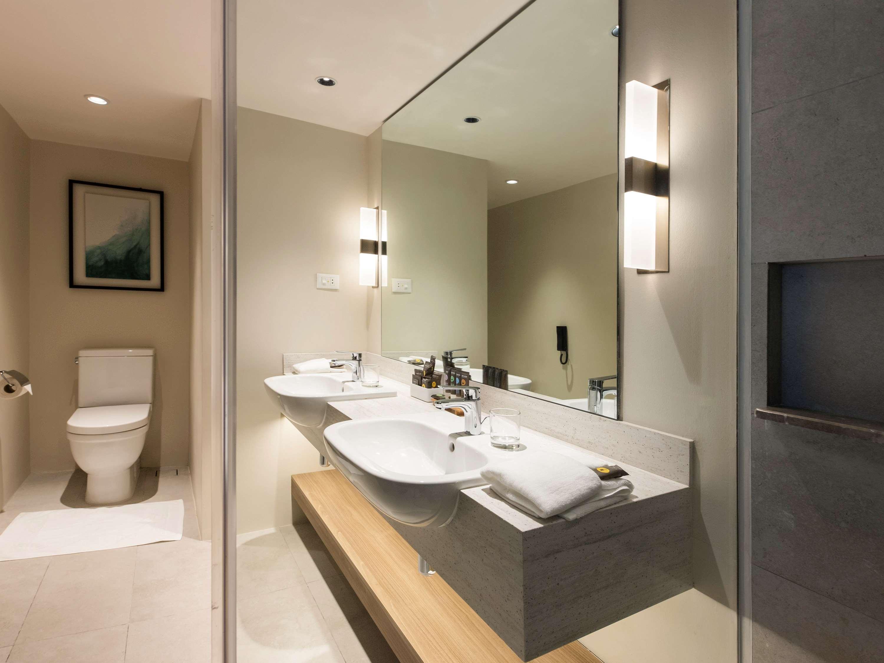Novotel Suites Manila At Acqua Mandaluyong ภายนอก รูปภาพ