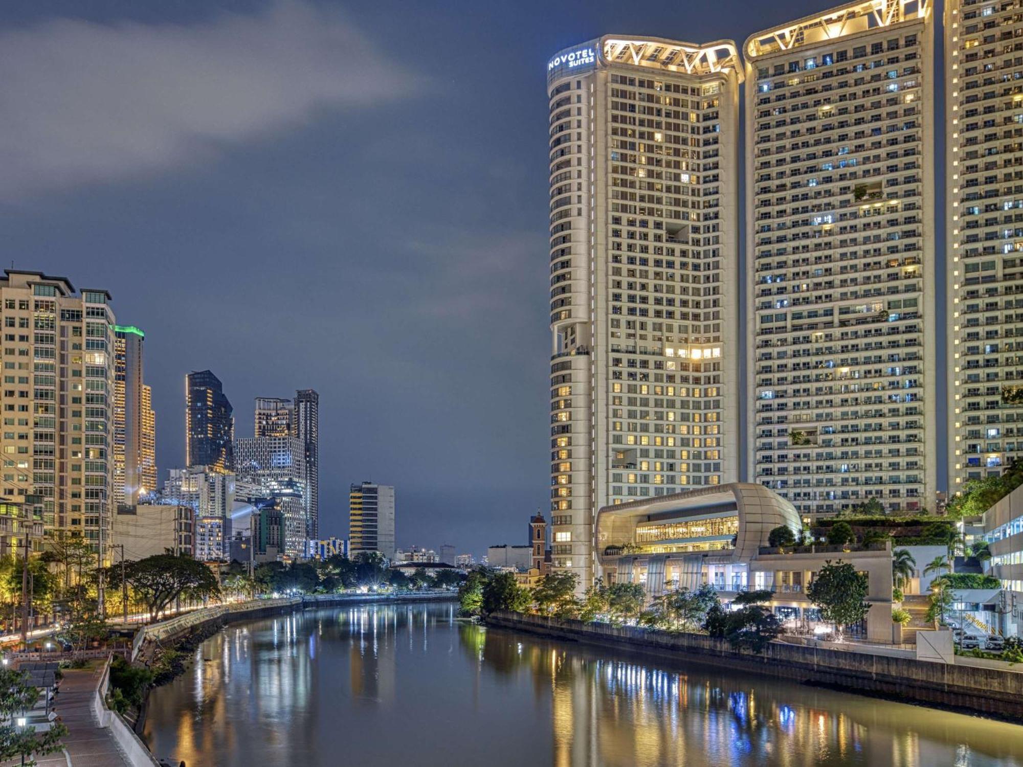 Novotel Suites Manila At Acqua Mandaluyong ภายนอก รูปภาพ
