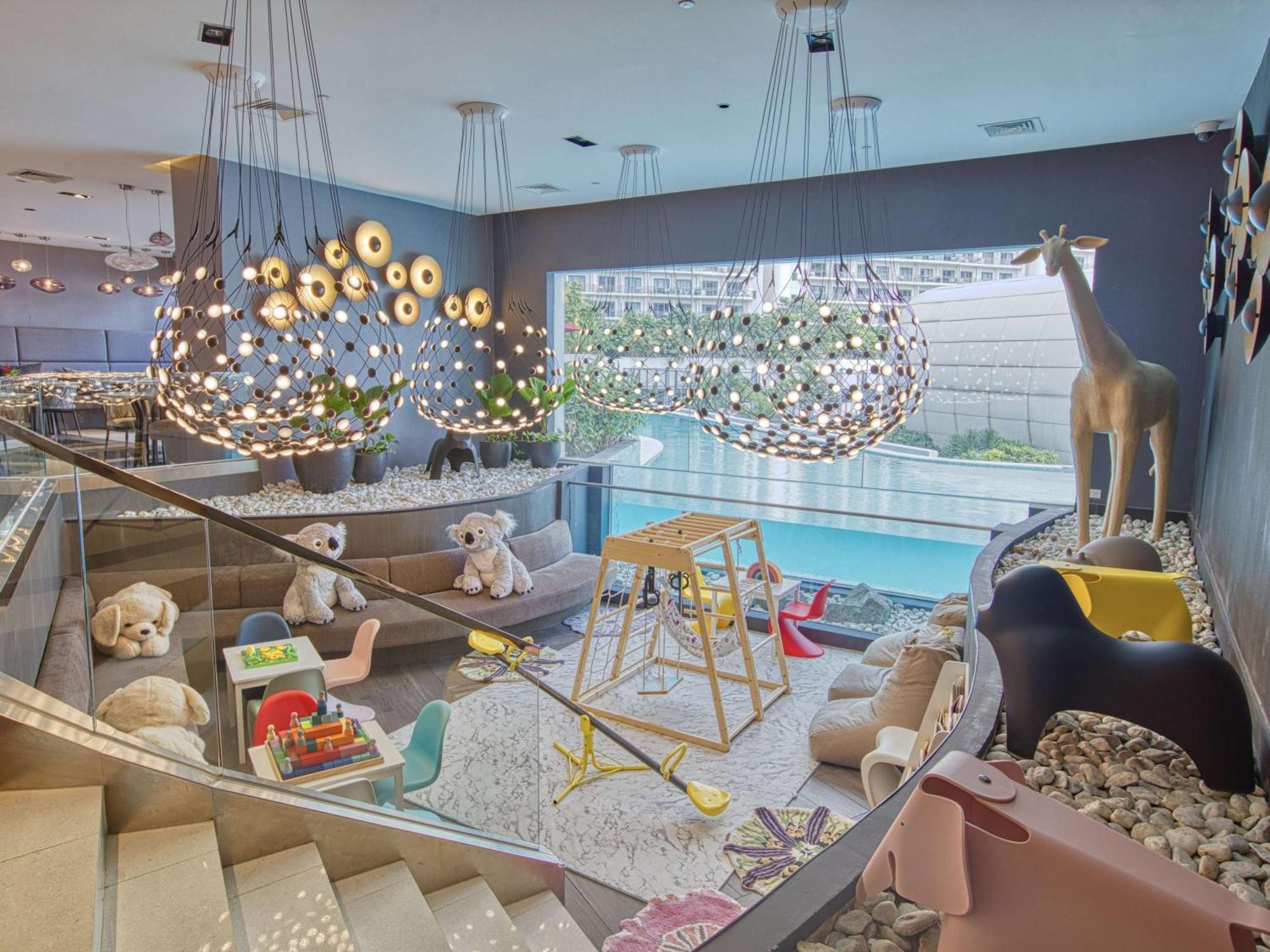 Novotel Suites Manila At Acqua Mandaluyong ภายนอก รูปภาพ