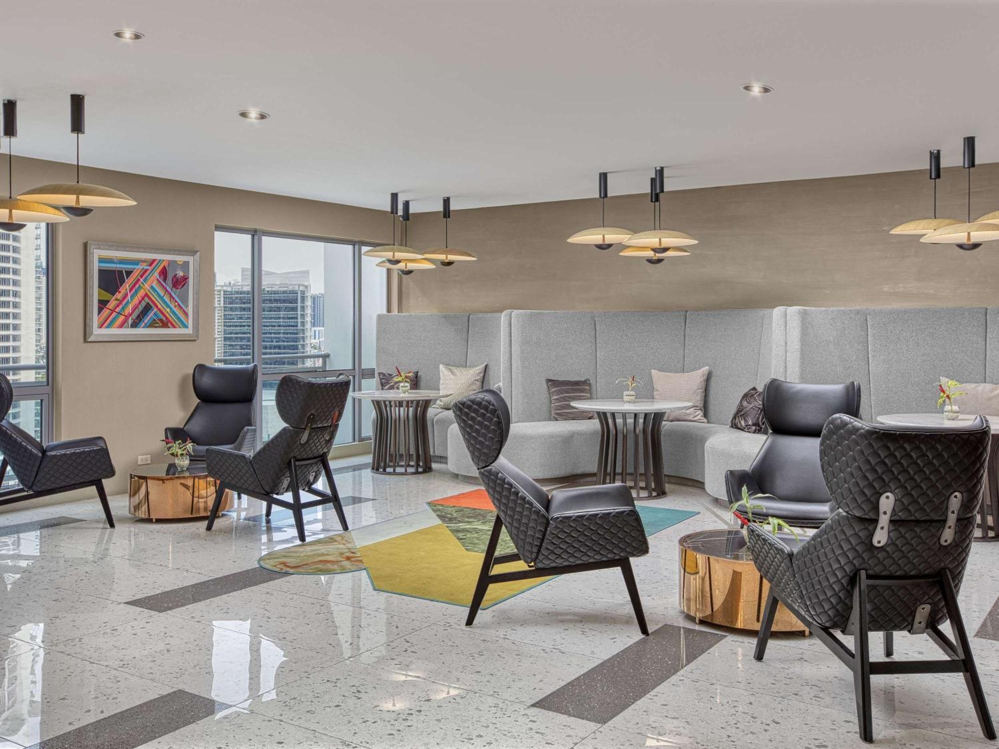 Novotel Suites Manila At Acqua Mandaluyong ภายนอก รูปภาพ