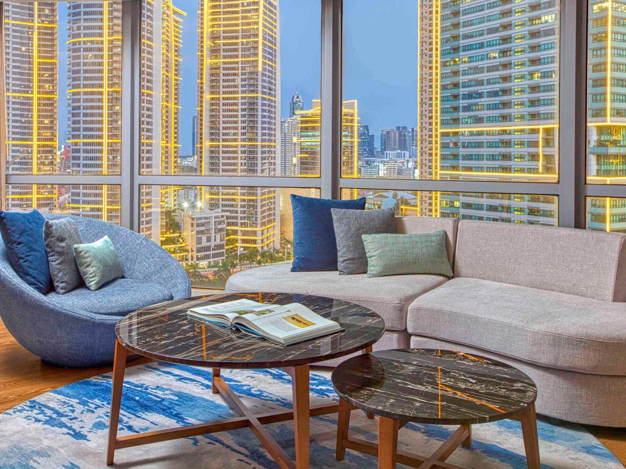 Novotel Suites Manila At Acqua Mandaluyong ภายนอก รูปภาพ