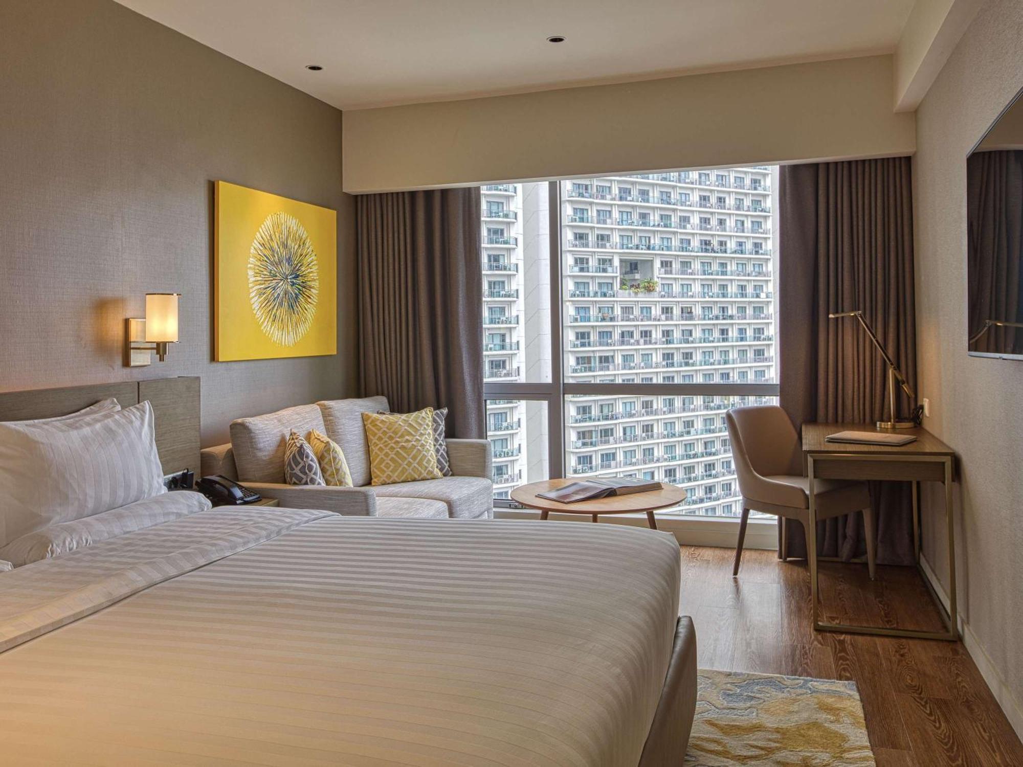 Novotel Suites Manila At Acqua Mandaluyong ภายนอก รูปภาพ